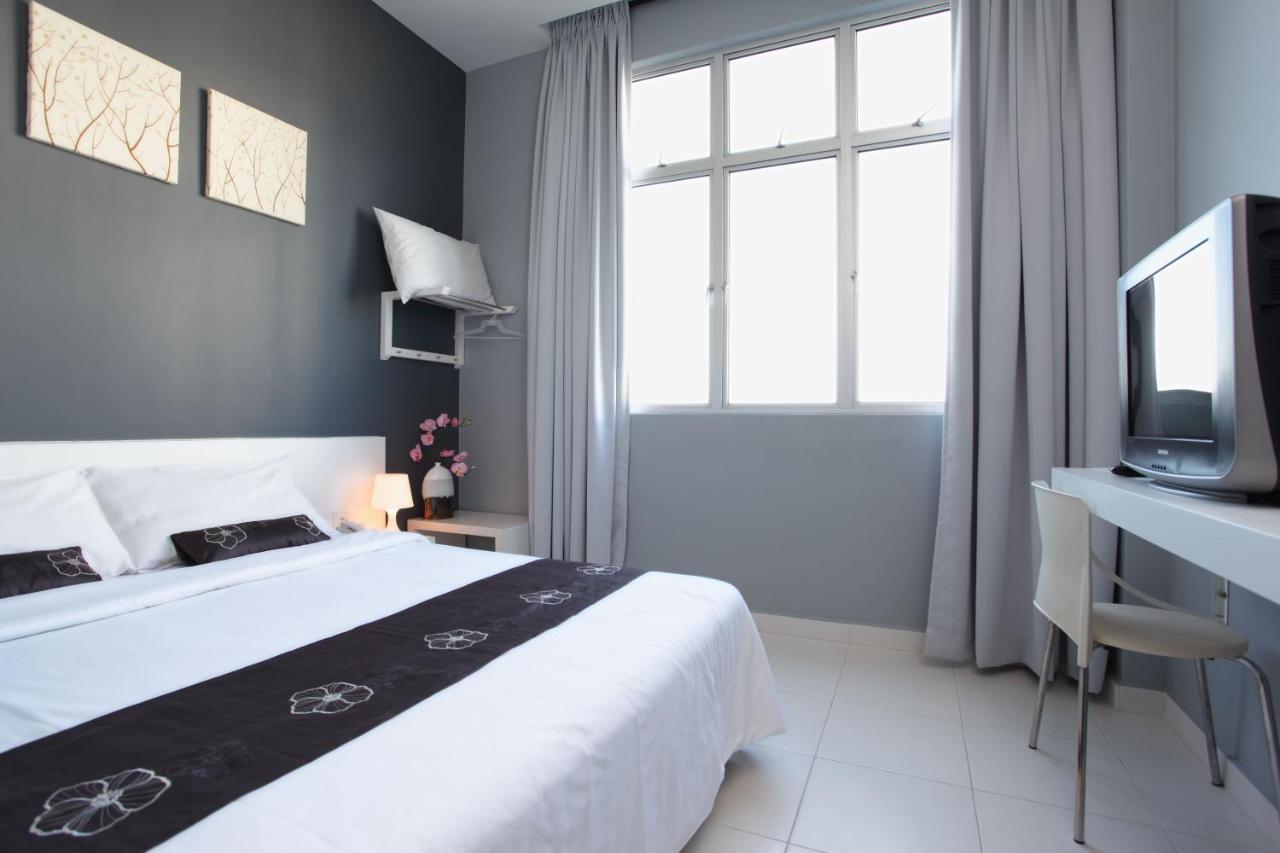 Wan Loong Hotel Pontian Kecil Exterior foto